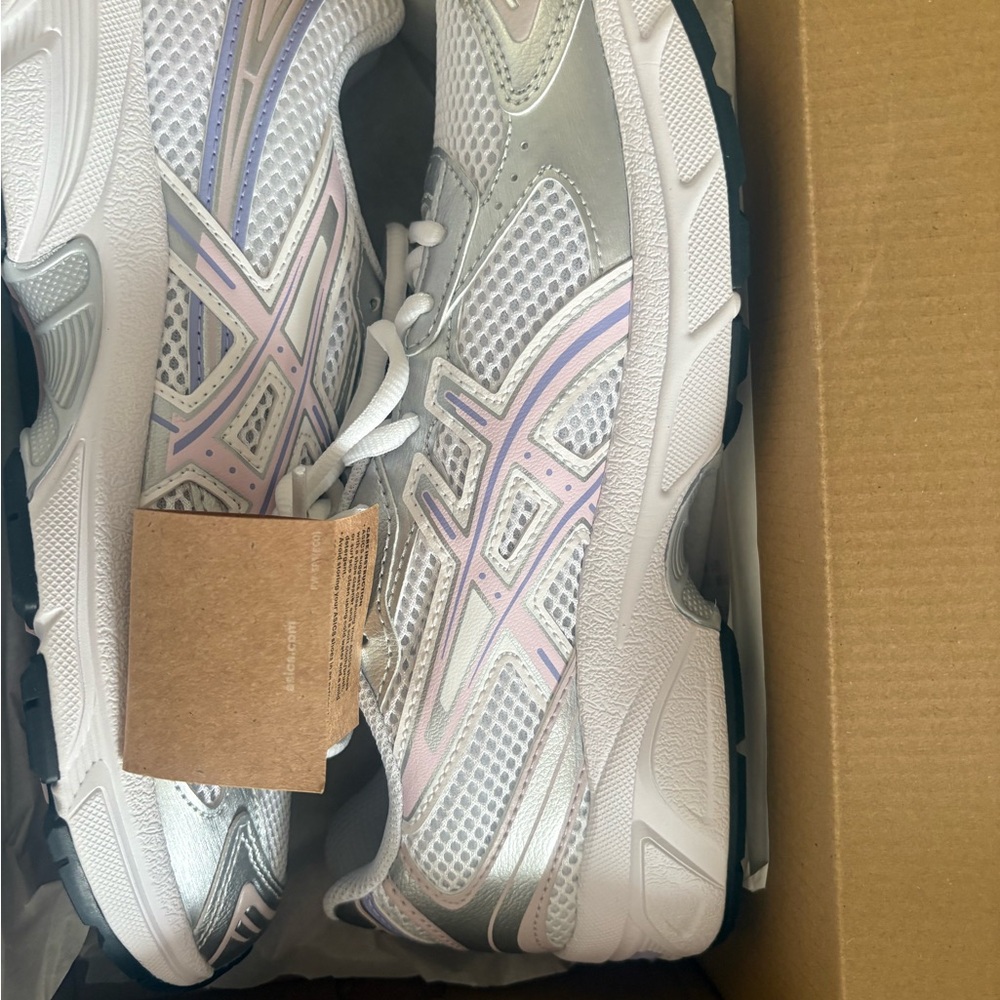 Asics White and Light Pink Mesh Running Sneakers